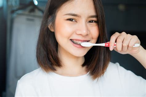 Brushing Teeth With Braces | Shinagawa Dental Blog