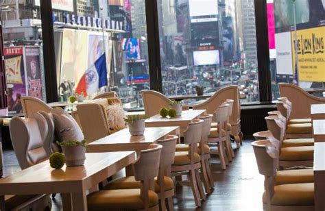 Good food and great views - R Lounge at Two Times Square, New York City ...