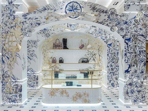 KaDeWe Berlin: Dior celebrates Christmas 2022 with Spanish flair