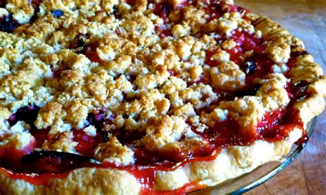 BERRY STREUSEL PIE!! - Sweet & Savory Recipes