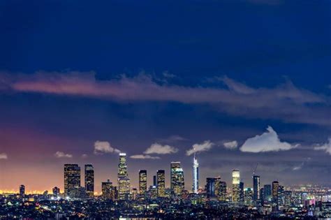 Premium Photo | 4k image los angeles skyline illuminated in the evening ...