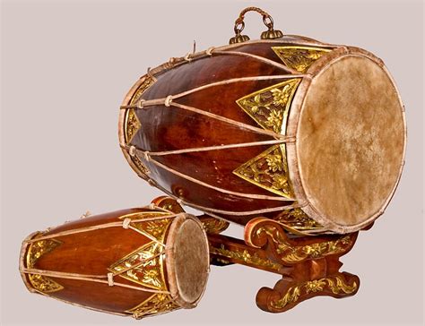 12 Nama Alat Musik Gamelan, Cara Memainkan, dan Keterangannya – RajinLah.ID