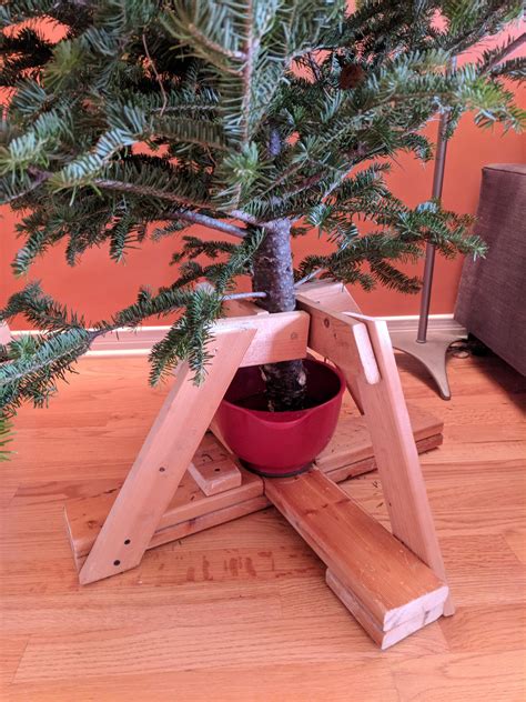 A very DIY Christmas tree stand : r/woodworking