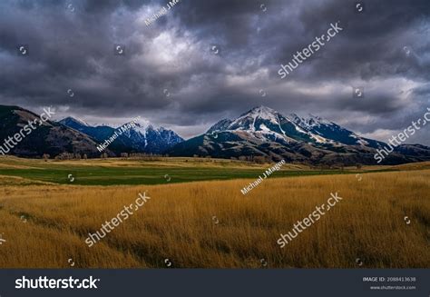 616 Absaroka_mountains Images, Stock Photos & Vectors | Shutterstock