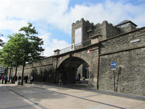 Derry – The last walled city to be built in Europe | Curious Ireland