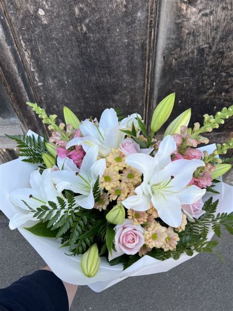 Soft With Pinks Bouquet – Castlemaine Floristry