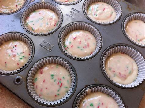 Naked Cupcakes: Christmas Confetti Cupcakes