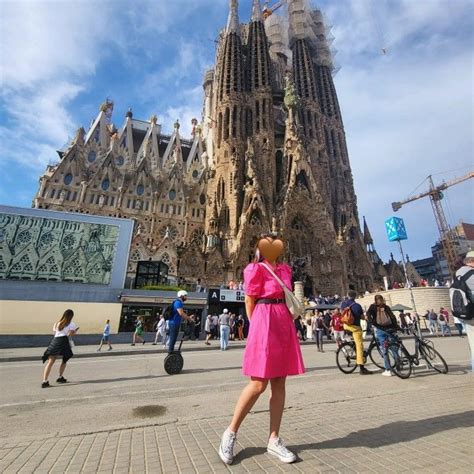 𝑨𝒍𝒆𝒔𝒔𝒊𝒂 on Instagram - Barcelona, Sagrada Familia | Travel inspo ...