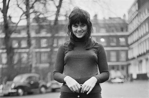 Linda Ronstadt’s ‘Long Long Time’ Tops Charts After ‘The Last of Us ...