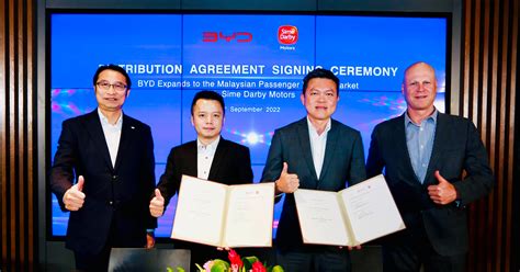 Sime Darby Motors BYD distributorship agreement signing-2 - Paul Tan's ...