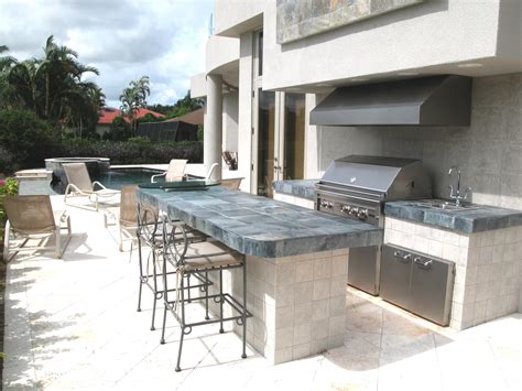 30 Fresh and Modern Outdoor Kitchens