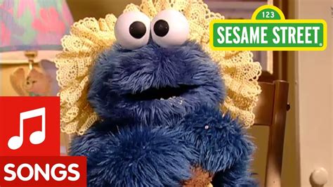 Sesame Street: The First Time Me Eat Cookie | Doovi