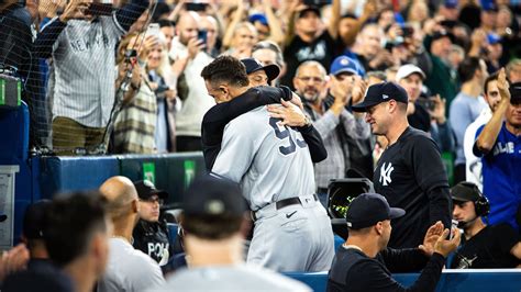 Aaron Judge of Yankees Reacts to Hitting 61st Home Run - The New York Times