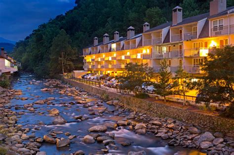 Your Smoky Mountain Getaway Starts Here | Why Gatlinburg, TN