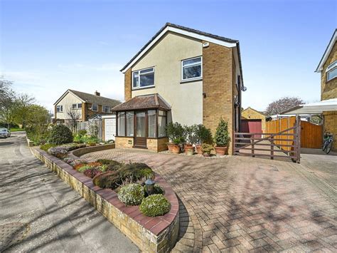 3 bed country house for sale in Meadway, Lawford, Manningtree, Essex ...