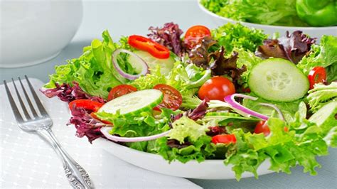 Cách làm salad rau trộn sốt mayonnaise thơm ngon - BepXua