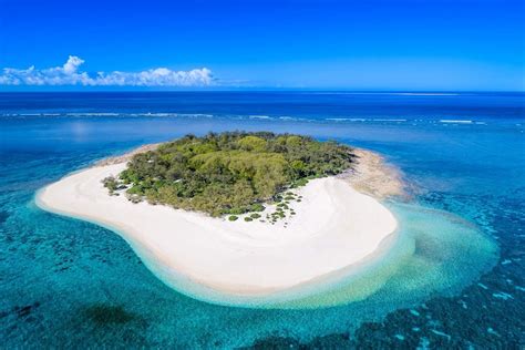 Abandoned Great Barrier Reef island resurrected into eco-friendly ...