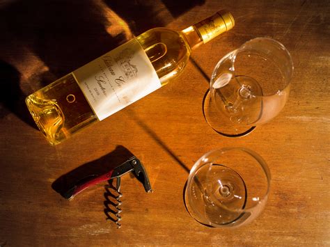 Serious Sweets: Sauternes Wine Guide | Wine Folly