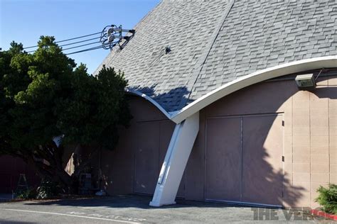 The rise and fall of Silicon Valley's dome-shaped theaters - The Verge