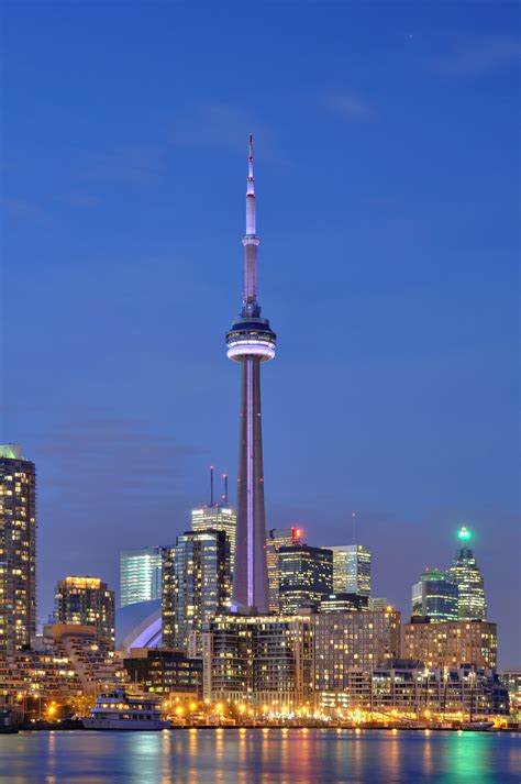 File:Toronto - ON - CN Tower bei Nacht2.jpg - Wikipedia