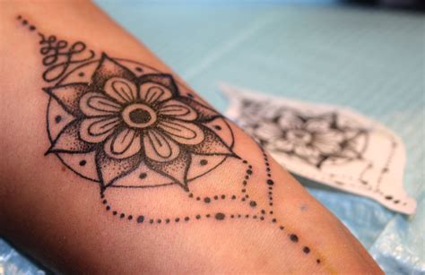 Dotwork Mandala Tattoo by Shanel GT at Origines Tatouage et Perçage ...