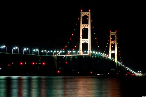 The Mackinac Bridge at night [OS] [3849x2566] : r/InfrastructurePorn