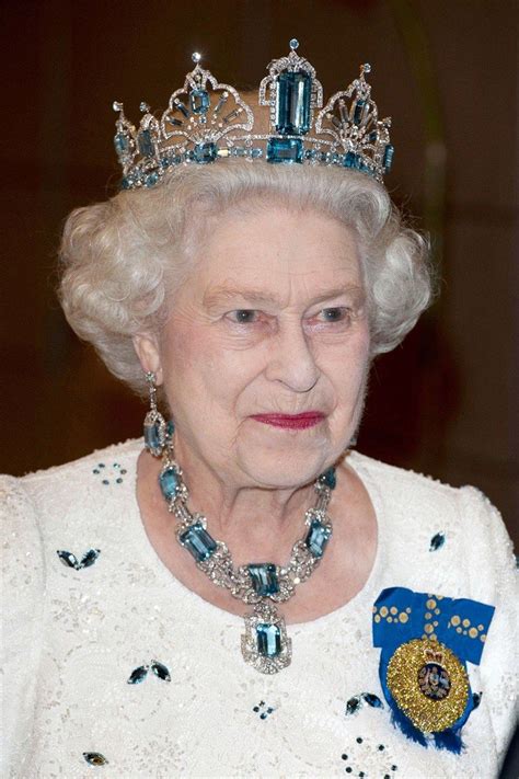 Queen Elizabeth II’s life in jewellery | Her majesty the queen, Royal ...