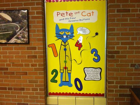 Pete the Cate Bulletin Board | Pete the cat, Cat theme, Classroom decor