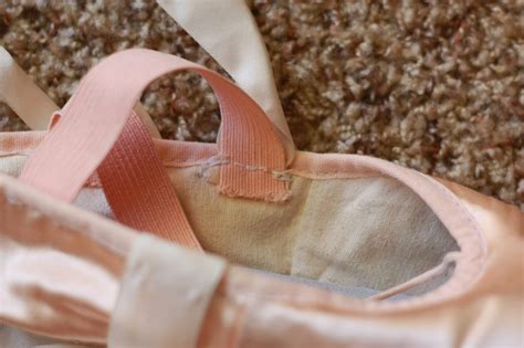 Ballerinas By Night: How to Sew Your Pointe Shoe Ribbons