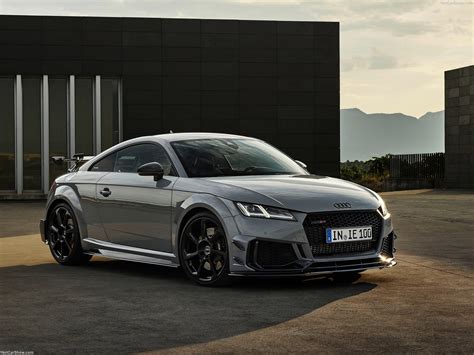 Audi TT RS Coupe Iconic Edition (2023) - pictures, information & specs