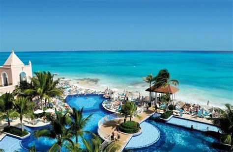 A mexican magaluf - Review of Hotel Riu Cancun, Cancun, Mexico ...