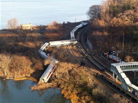 'Multiple injuries' reported in NYC train derailment - cleveland.com