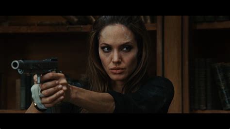 WANTED (2008) - Fox's (Angelina Jolie) Pistol