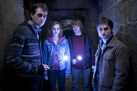 'Harry Potter Deathly Hallows 2' Movie Scenes - The Blade