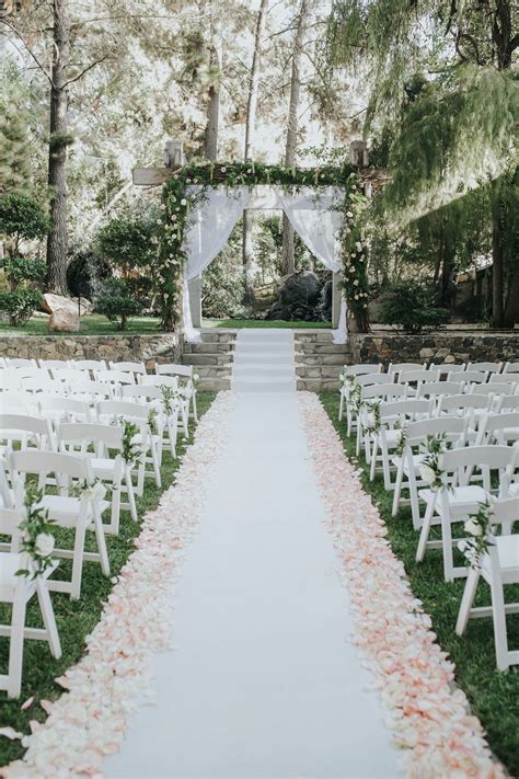 34 Stylish Outdoor Wedding Aisle Décor Ideas - ChicWedd