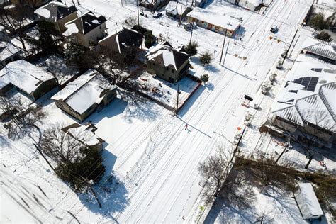 Icy Storm Barrels Across Central U.S., Leaving Millions Without Power ...