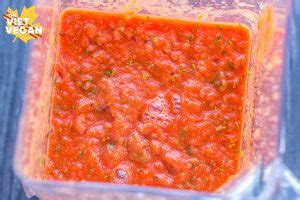 Simple Vegan Pizza Sauce - The Viet Vegan