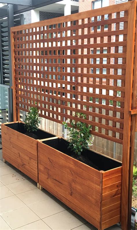 33 Stunning Built-In Planters for Your Outdoor Space