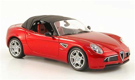 Miniature Alfa Romeo 8C 1/43 M4 Spider rouge Softtop 2010 - Voiture ...