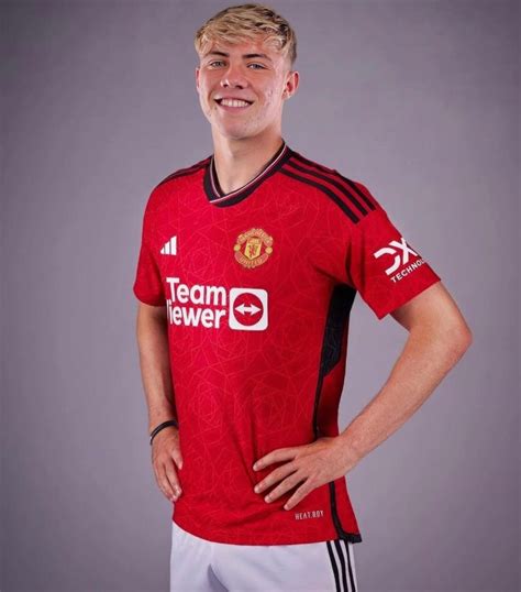 How will Rasmus Højlund fit in at Manchester United? | FootballTalk.org