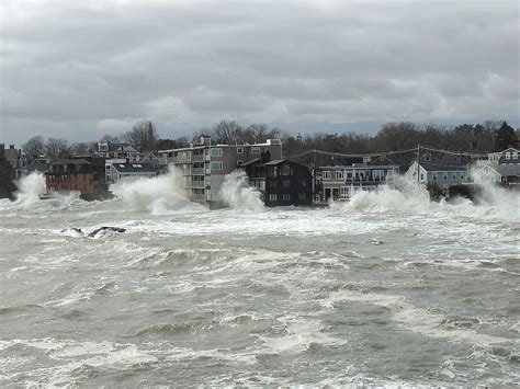 What is a Storm Surge? - WorldAtlas