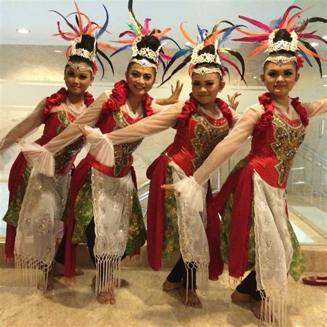 Our Traditional Dancer. We provide dancer and costumes | Kostum tari ...