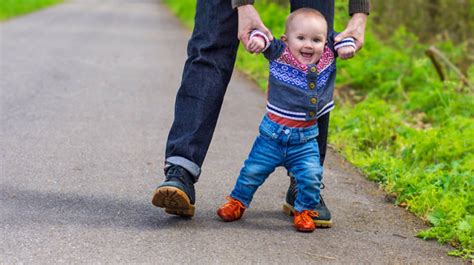 In any language, learning to walk and talk are linked | University of ...