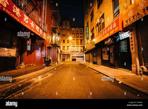 Doyers Street at night, in Chinatown, Manhattan, New York Stock Photo ...