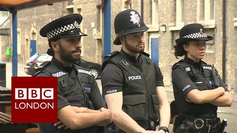 Graduate to police officer in six weeks - BBC London News - YouTube