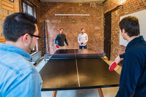 37 Engaging indoor team building activities & games for work | Surf Office