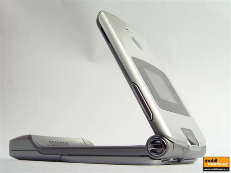 Motorola RAZR V3 pictures, official photos