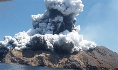 Whakaari/White Island: The science of the eruption, and why there was ...