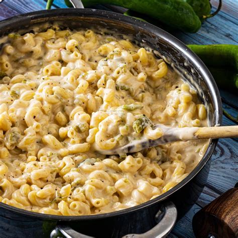 Creamy Hatch Chile Mac and Cheese - Chiles and Smoke