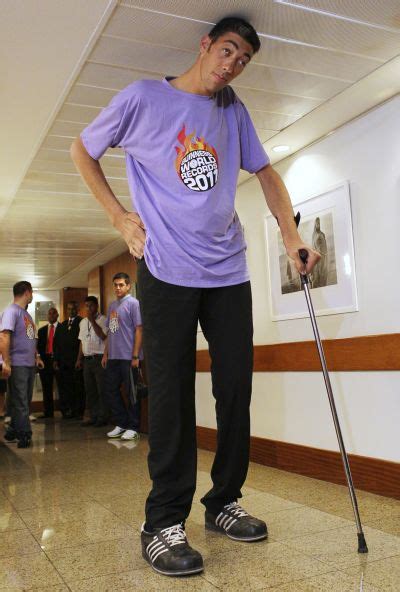 Soaring love! World's tallest man finds his match - Rediff.com News